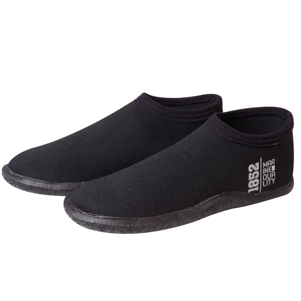 1852 neoprene shoes black size 45