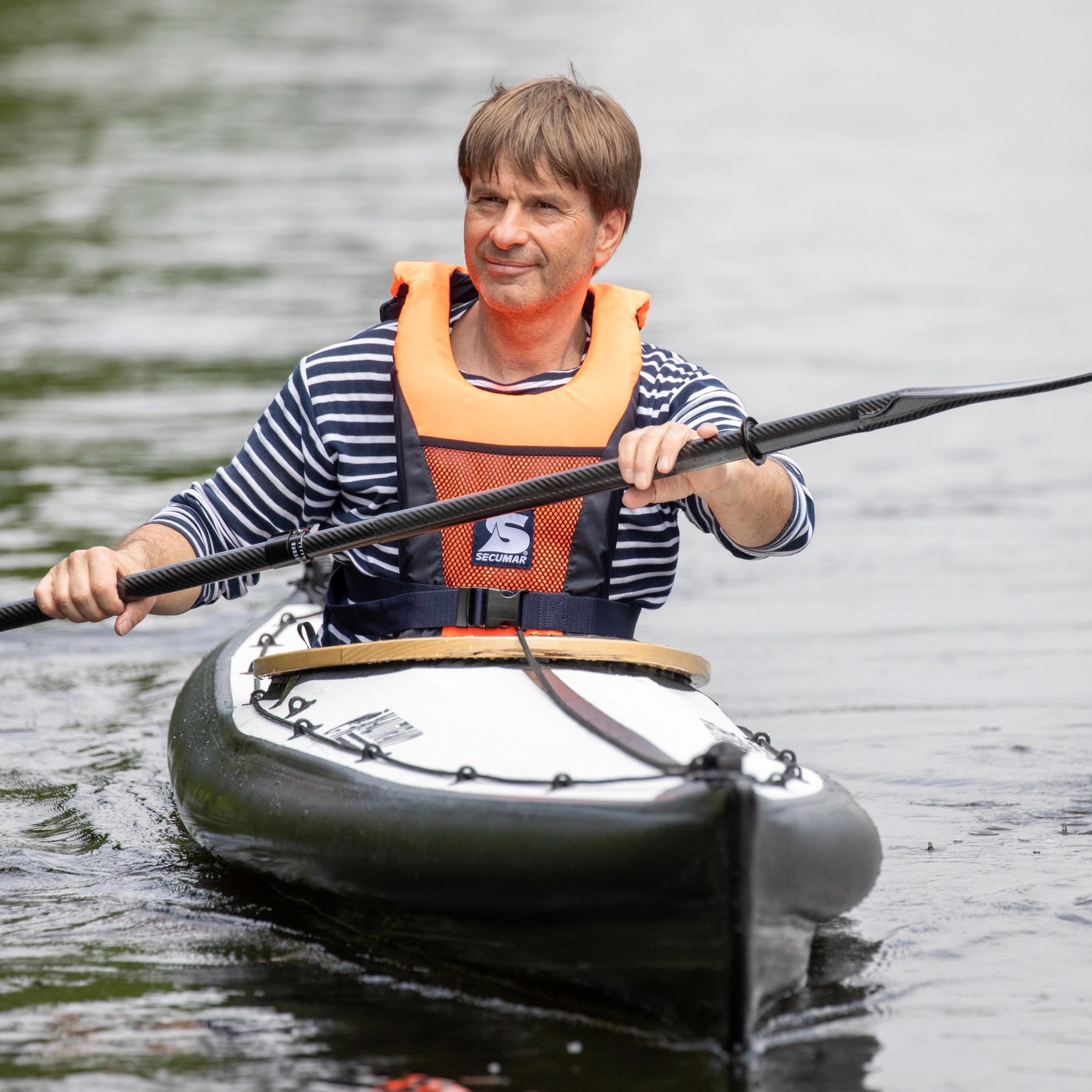 VIVO 50 Fast Opdriftsvest 50N – >40 kg – Sort/Orange