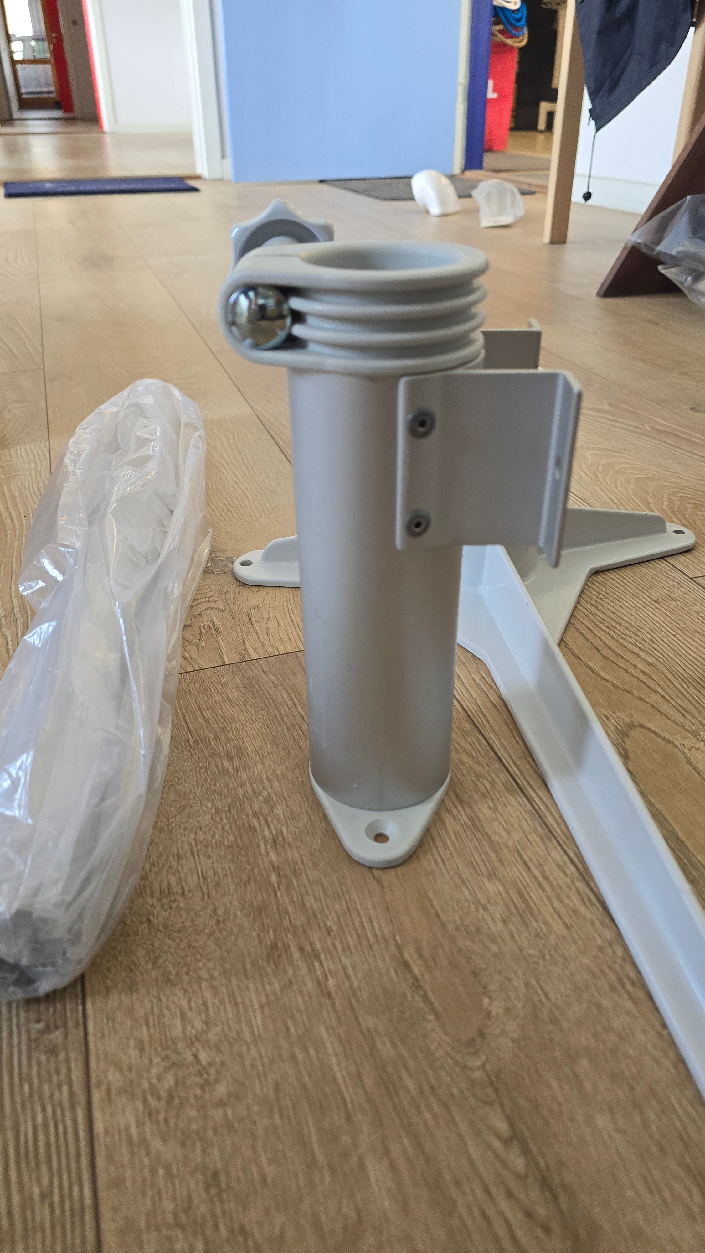 OUTLET - Bordstativ justerbart 500–850 mm – til båd, campingvogn og autocamper