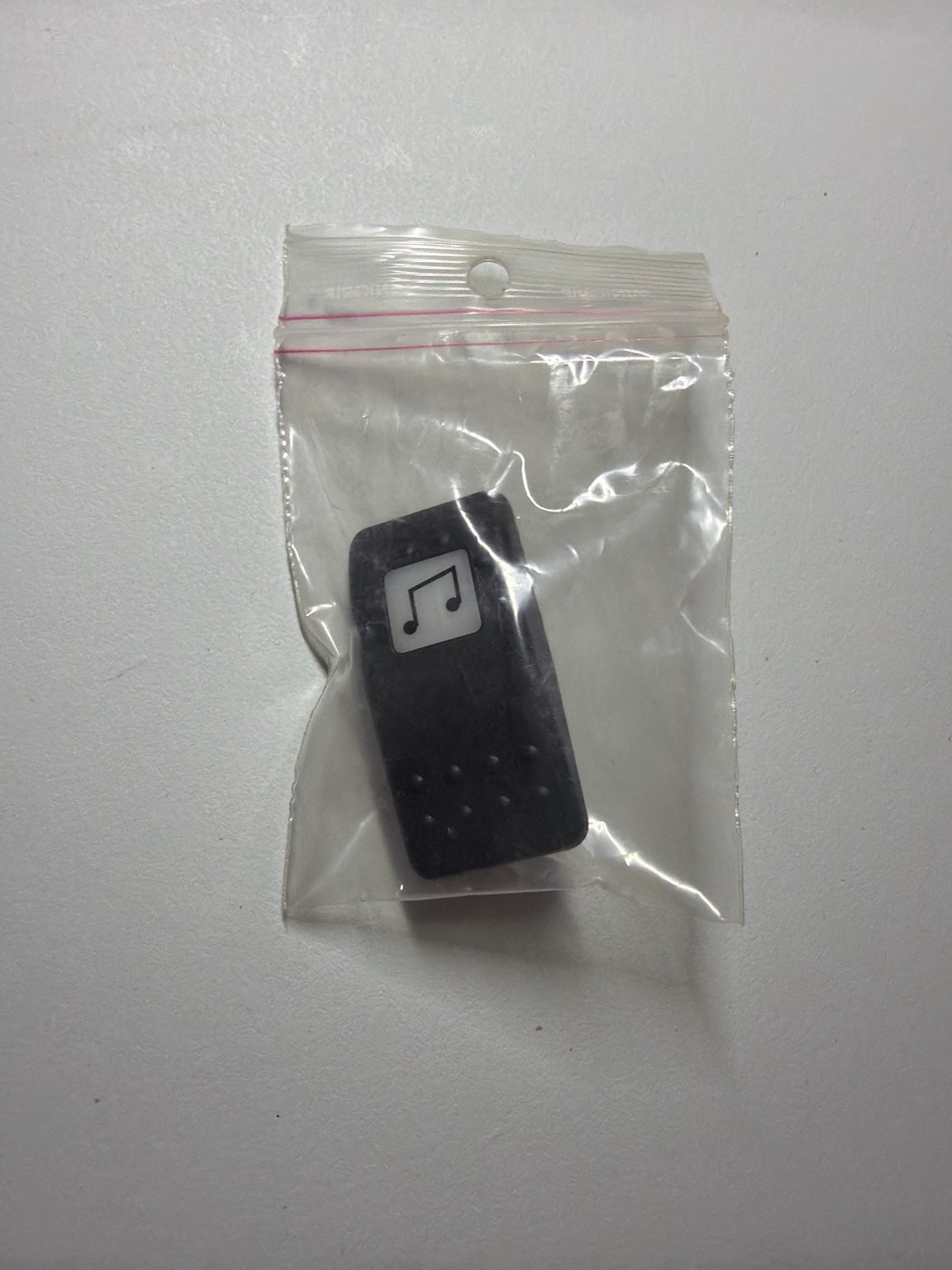 Trykknap til Marinepanel – Musik/Stereo (Sort)