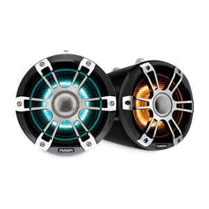 Fusion® Signature Series 3 Wake Tower marinehøjttalere, 6,5" 230 watt wake tower marinehøjttalere i sportskrom med CRGBW