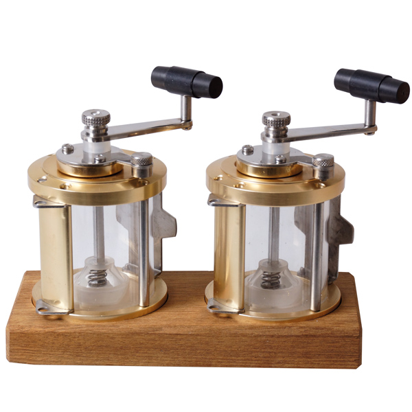 Salt & pepper mill, fishing reel model