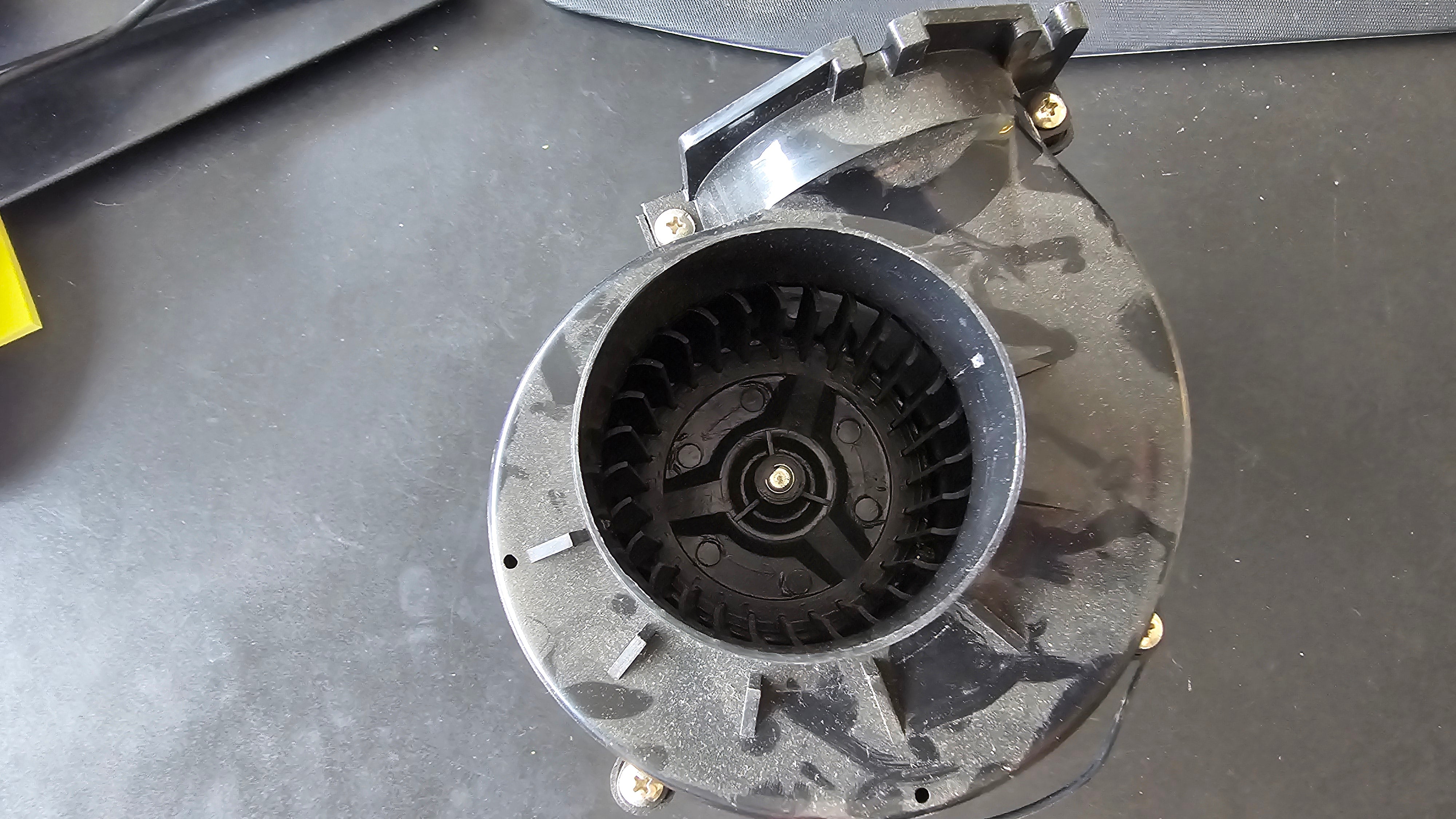 OUTLET - Motorrumsventilator 12 V