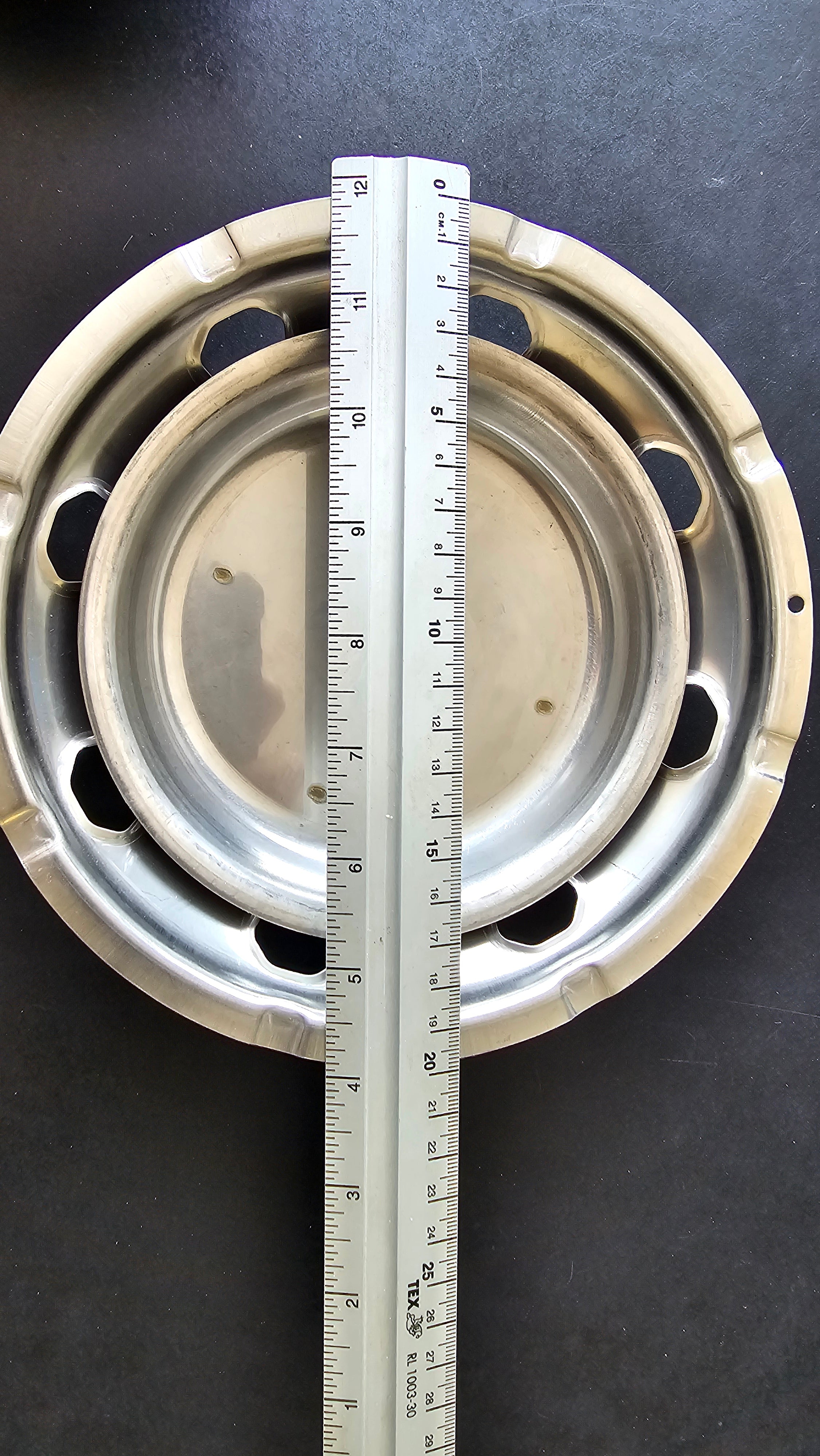 OUTLET: Ventilationshætte i rustfrit stål Ø200 mm – poleret top