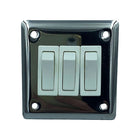 Wandschalter mit 3 Schaltern RF 66 x 64 mm *