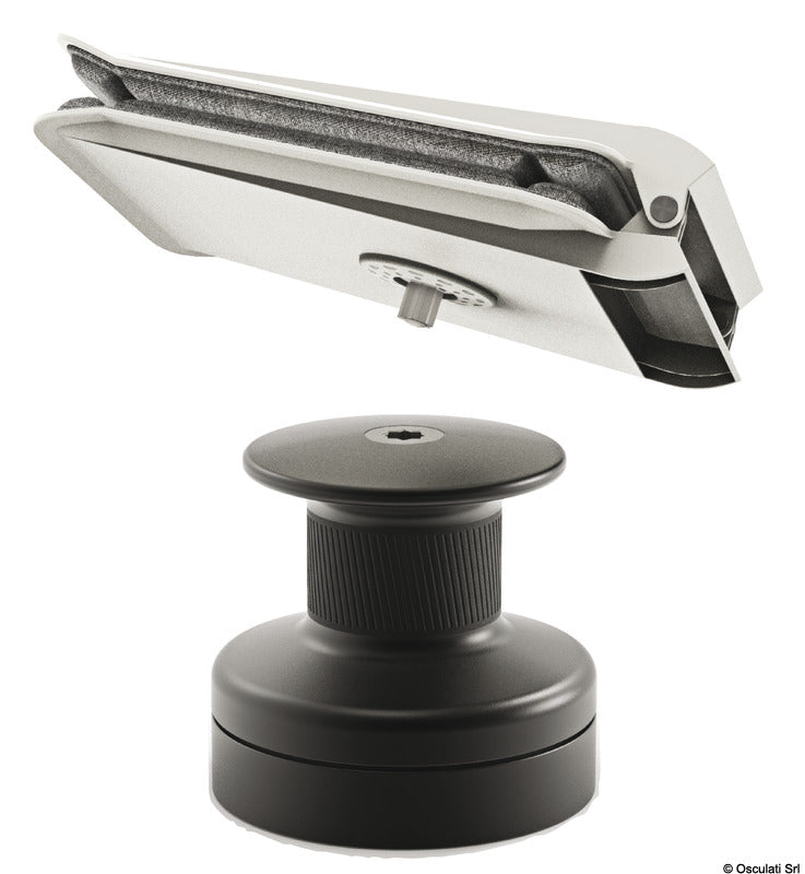 Stol til spil eller skødespil på båden fra Tides