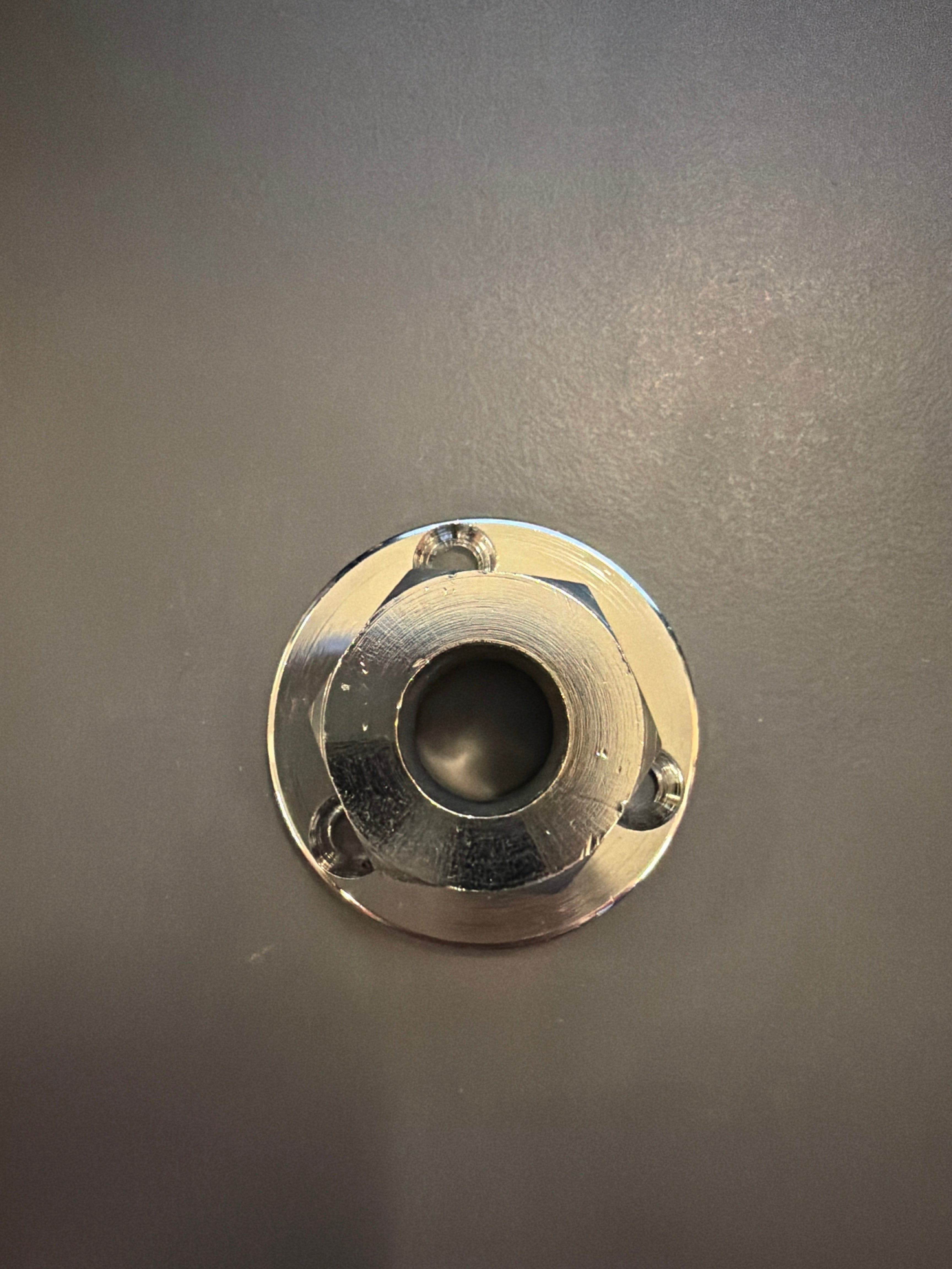 Rustfri flange/beslag i metal