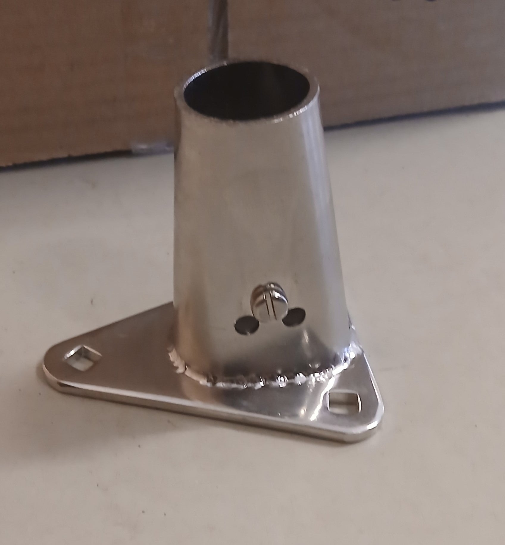 Scepterfod Ø 25 mm firkantet skrue huller.