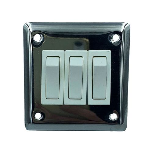 Wandschalter mit 3 Schaltern RF 66 x 64 mm *