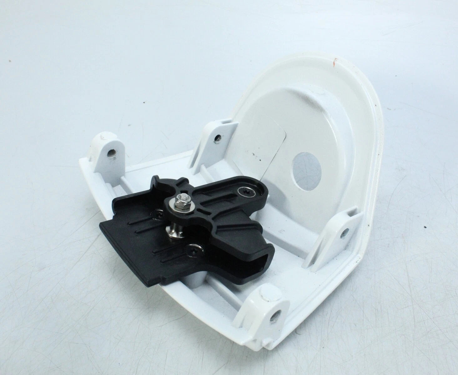 Mercury Marine nedre frontkåbe i Cold Fusion hvid, OEM 8M0142717